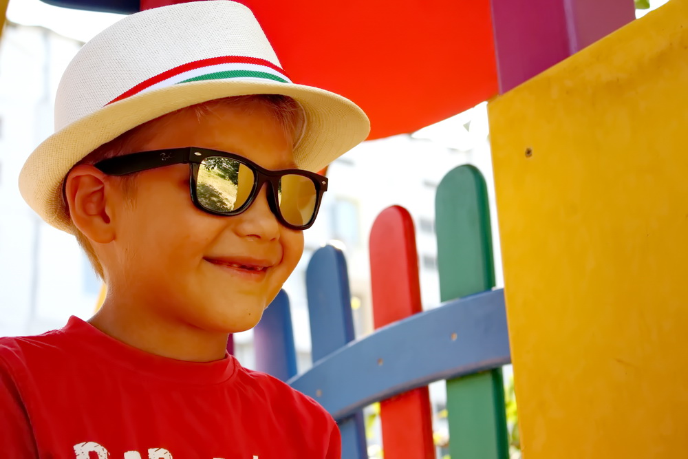 Детские гибкие солнцезащитные очки фото